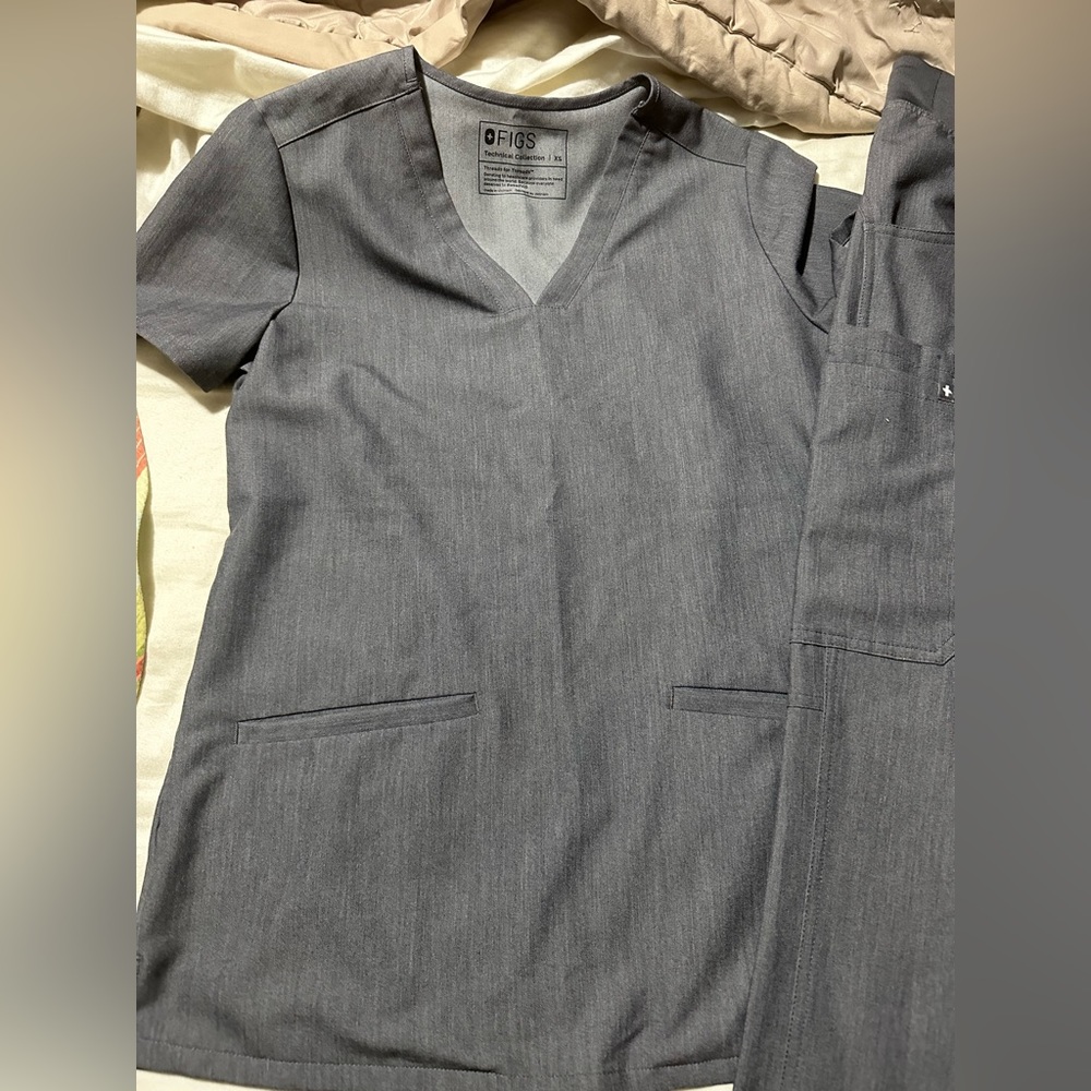 Women’s FIG scrubs! Size XS